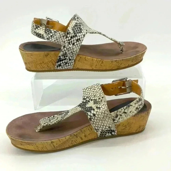 ELLEN TRACY WEDGE  SANDALS - Picture 1 of 4